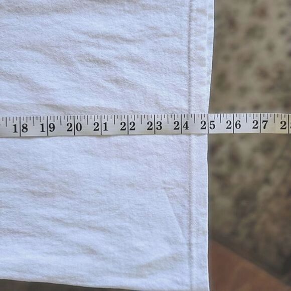 NWOT Gildan White Heavy Cotton V-neck Short Sleeve T-shirt - Picture 13 of 13